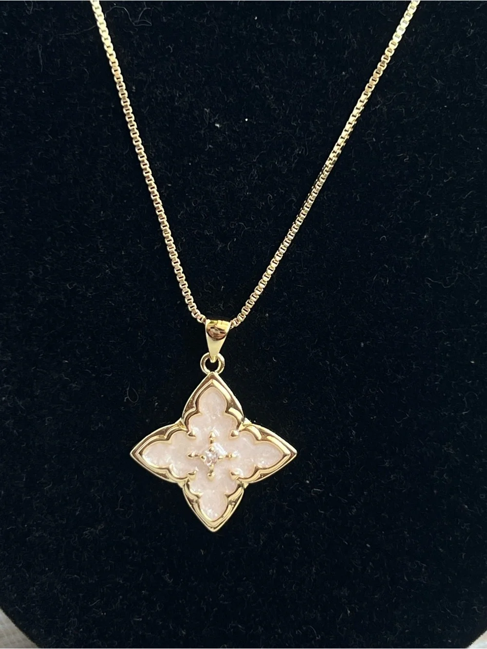 🩷- Gold Chain Necklace with beige and swirl accents diamond shaped  Pendant